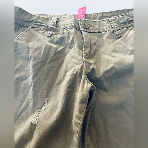 Almost Famous kaki  Ankle Cropped Jeans - Picture 4 of 9